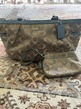 Vintage Coach Signature Bag -Baby Blue Trim w/ Matching Wristlet